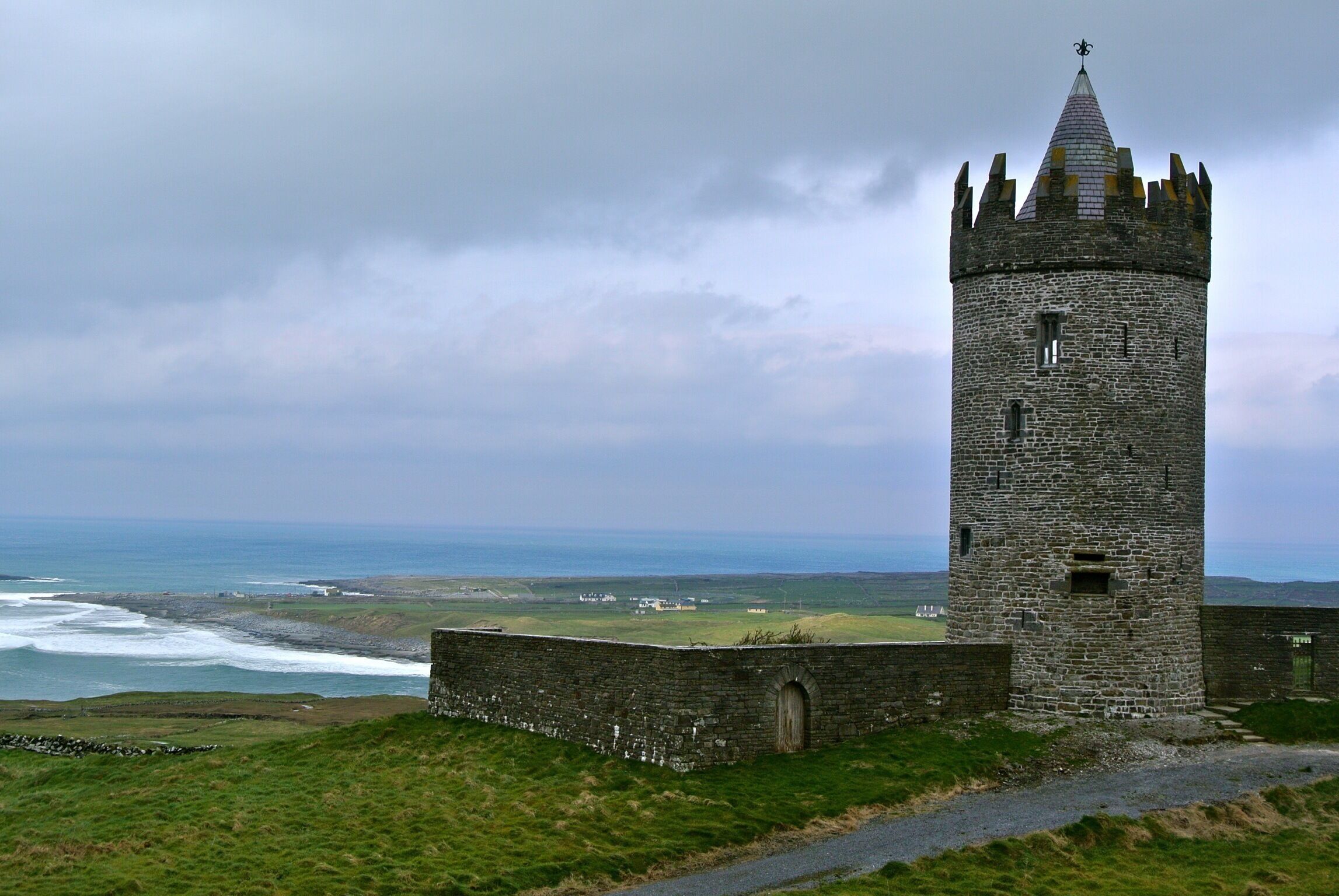 I think that driving through Ireland has been my favorite #roadtrip to date. It was fun looking out the window at castles that made you feel like you were in a fairy tale. 