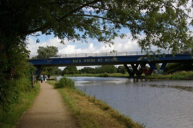 Road bridge over the river Cam