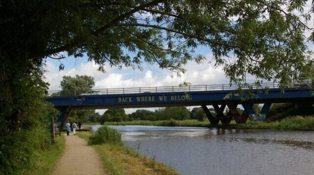Road bridge over the river Cam