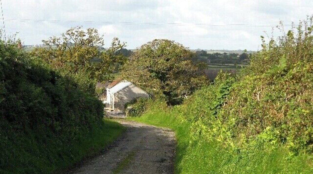 Secluded farm Mylett Farm is pleasantly situated off the side road.