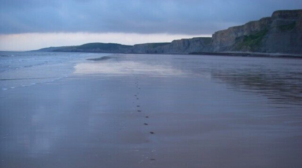 Traeth Mawr before sunrise Presumably not captured before due to inconvenient states of the tide. Low water today was between 4.00am and 5.00am on a spring tide so there was plenty of sand exposed.
