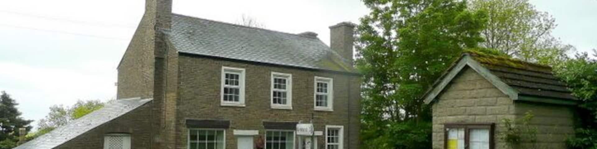 Old Post Office, Cross Ash Converted to a private house by the B4521.