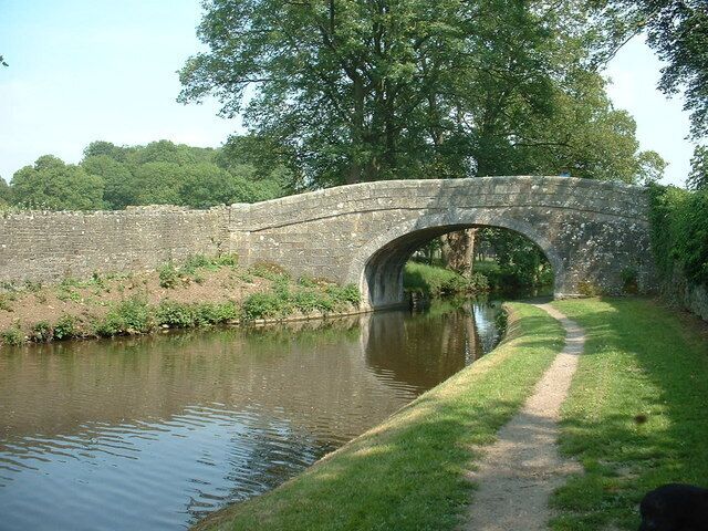 Lancaster Canal at Borwick. The bridge carries a farm track from Mansergh Farm, Borwick.