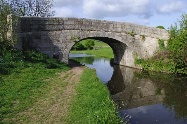 Photograph of Sanders bridge, number 136 over the Lancaster Canal in Borwick, Lancashire