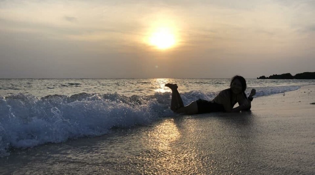 And when u are a lover of beach plus a sunset.
.
.
.
.
.
#mindorodays #islandvibes #bikiniweekend #beachgirl #sunsetbythebeach #thankful #blessed #thankulordforthiswonderfulisland