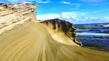 Biri Island is a picturesque destination that remains relatively unspoilt by technology and tourism. The simplicity of life in the island is refreshing, and the locals are helpful and honest, like most people in the province of Northern Samar Philippines.