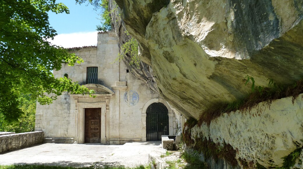 La chiesa di S.Spirito sotto la roccia