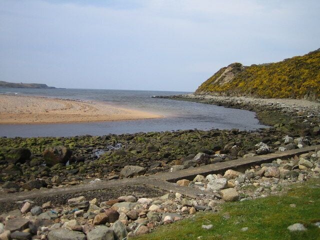 Melvich Bay. Mouth of the river Halladale and cliffs on the east side of Melvich Bay