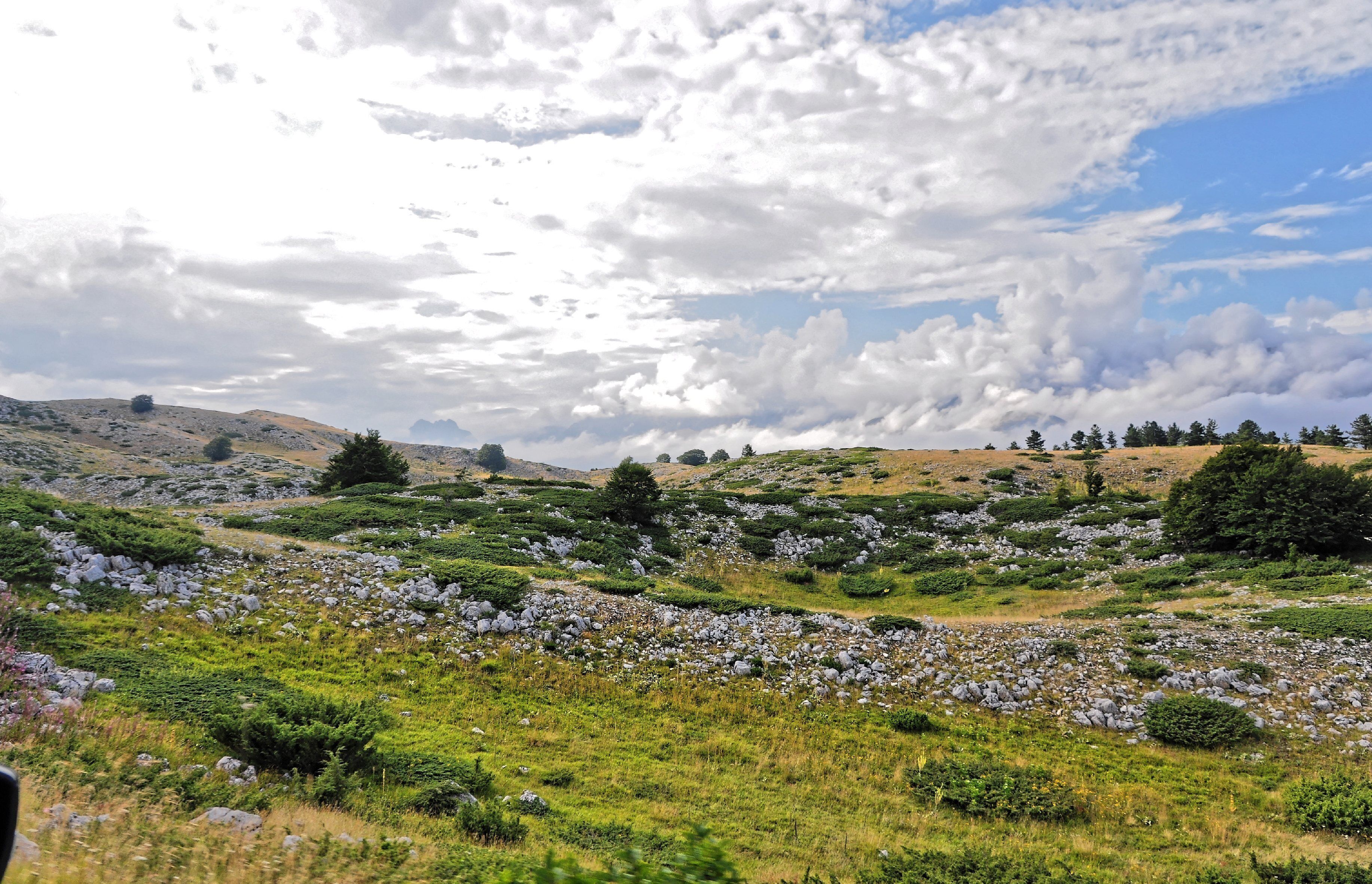 Campo Imperatore 2013 Dieses Foto entstand in Zusammenarbeit mit Stadtbesichtigungen.de Die Seiten Stadtbesichtigungen.de, der dazugehörige Reise Blog sowie die Facebookseite: Stadtbesichtigungen Rom dürfen dieses Bild für Ihre Veröffentlichungen ohne den Hinweis auf Wikipedia, Commons bzw der Lizenz verwenden. Die Verantwortlichen habe von mir (Ra Boe) die Originaldaten zur freien Verfügung übermittelt bekommen.