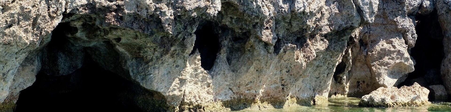 Explore the rock formations & take a dip inside Cabacungan caves (Crocodile Island) at the small town of Tambobong in Dasol, Pangasinan. Look how clear & turquoise the water is! #blue #travelPH