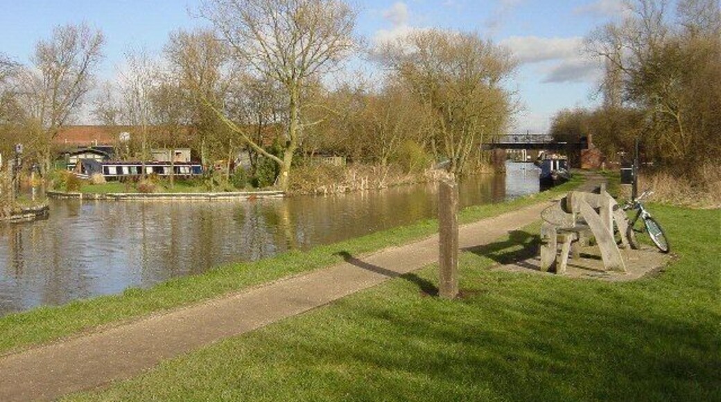 Coventry Canal nr Longford. A lovely walk or cycle just yards from the busy M6 and a world away from the grimy suburbs.
