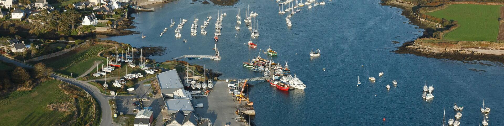 L'embouchure de l'Aber Ildut, Lanildut vue du ciel
