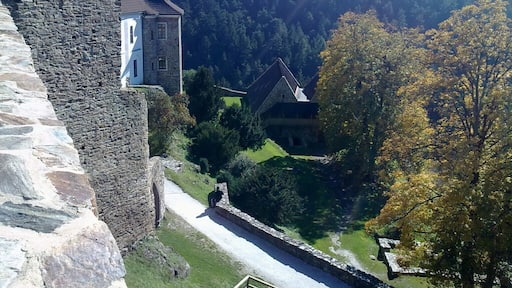 Velhartice - hrad a zámek