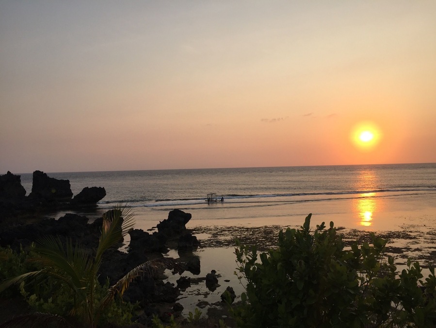 Watching sunset by the beachfront.
#kaypaladresort #binakas #lubangisland #mindoro
