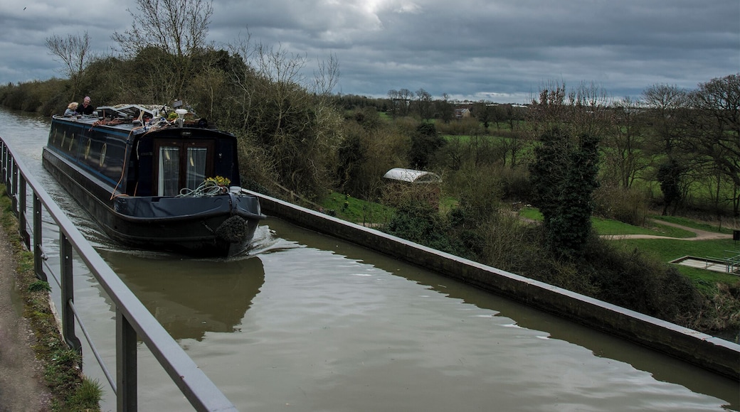 I've never seen anything like this so was absolutely fascinated. I've since seen other aqueducts but not as interesting as this one.