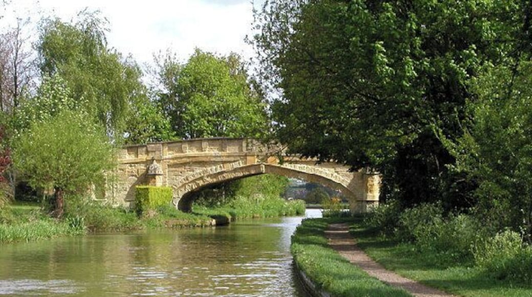 Cosgrove on the Southern Grand Union Canal.