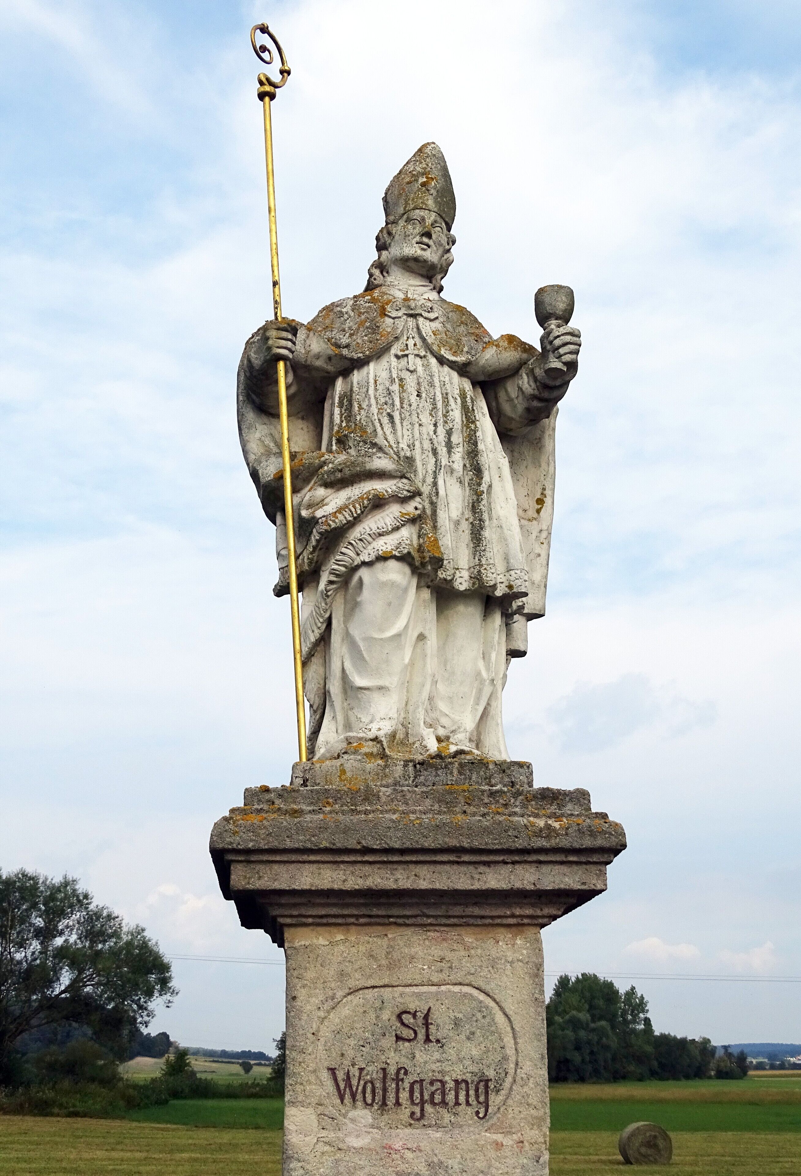 Statue of St. Wolfgang on the Nikolai bridge at Grasmannsdorf, Markt Burgebrach: partial view