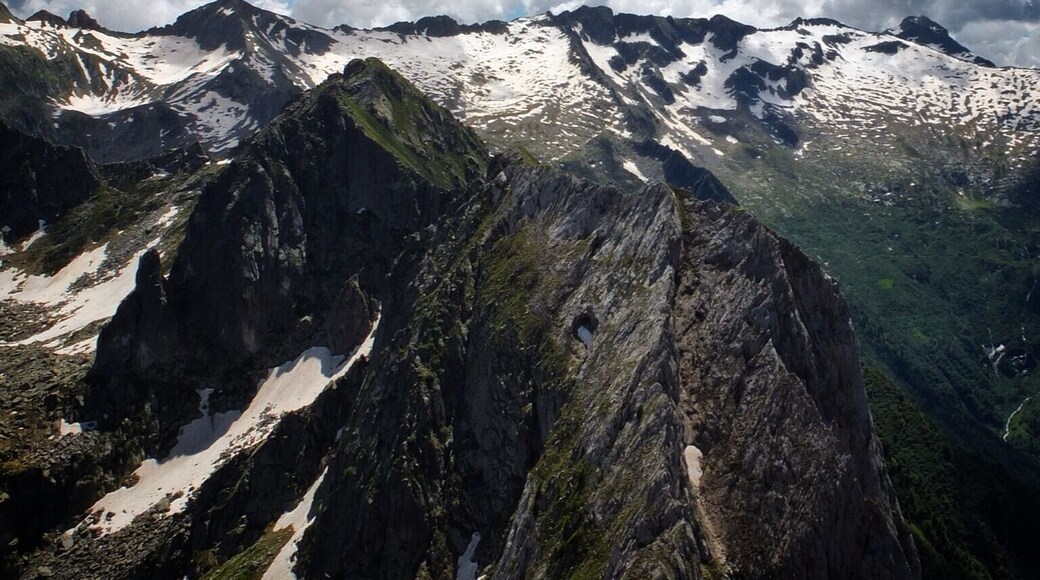 Tredenus e Re di Castello dal Pizzo Badile Camuno
