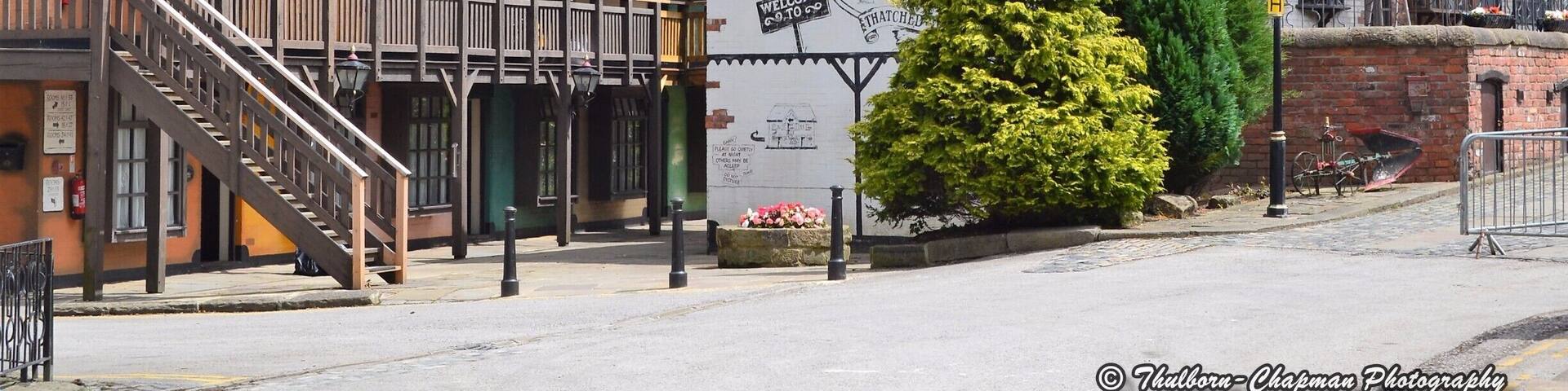 Not only does it have hotel rooms, a restaurant, pizzeria and a pub (Owd Nell's Tavern) - Guy's Thatched Hamlet also boasts a #cricket pitch and lawn bowling #CrownGreenBowling.
Go there soon!