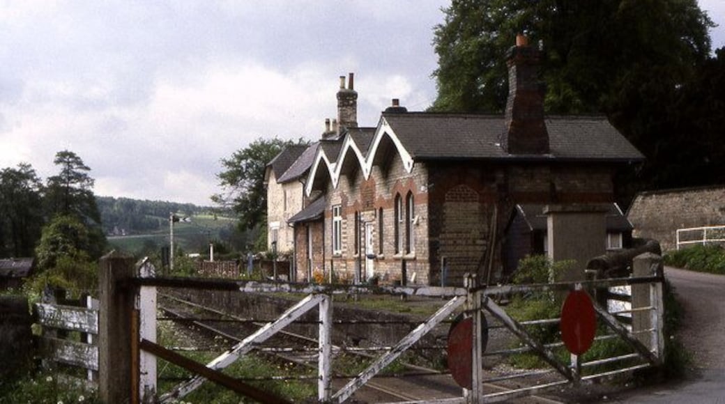 Coxbench Station Coxbench Station hasn't seen any passengers in years, though both the station building and station master's house survive in residential use.