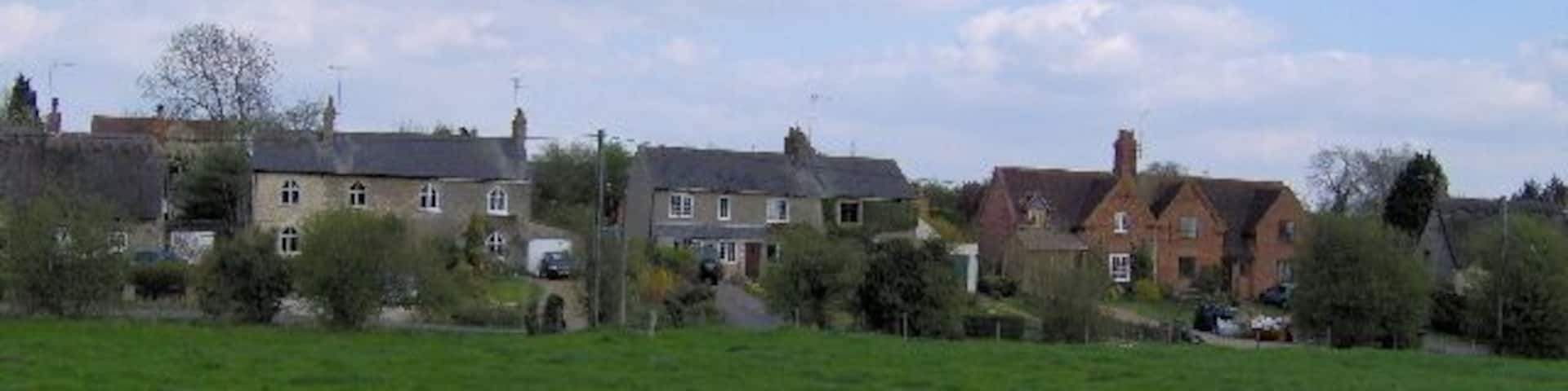 Cottages in Lillingstone Lovell