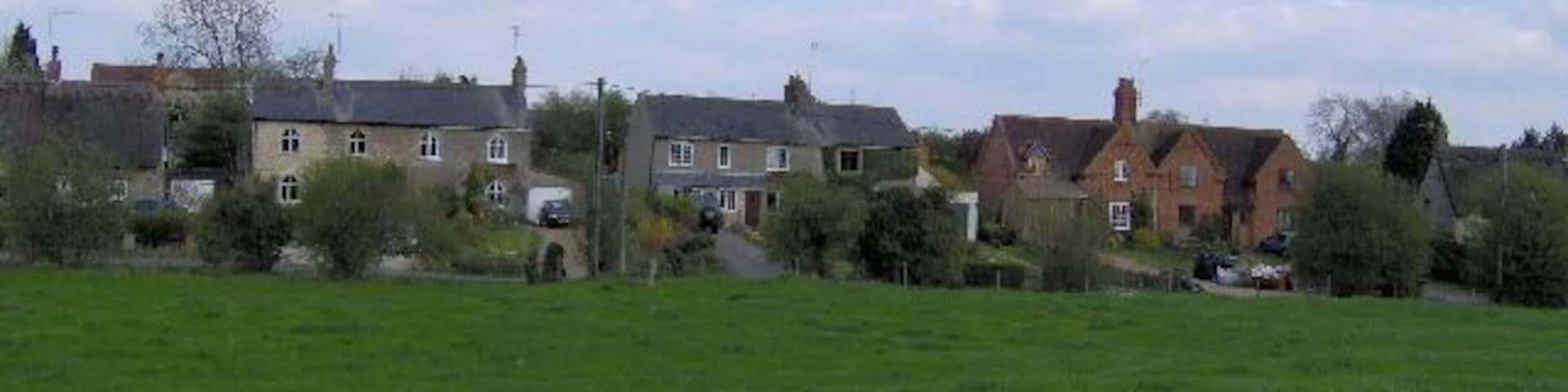 Cottages in Lillingstone Lovell