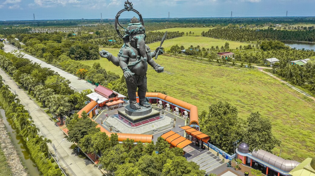 คลองเขื่อน