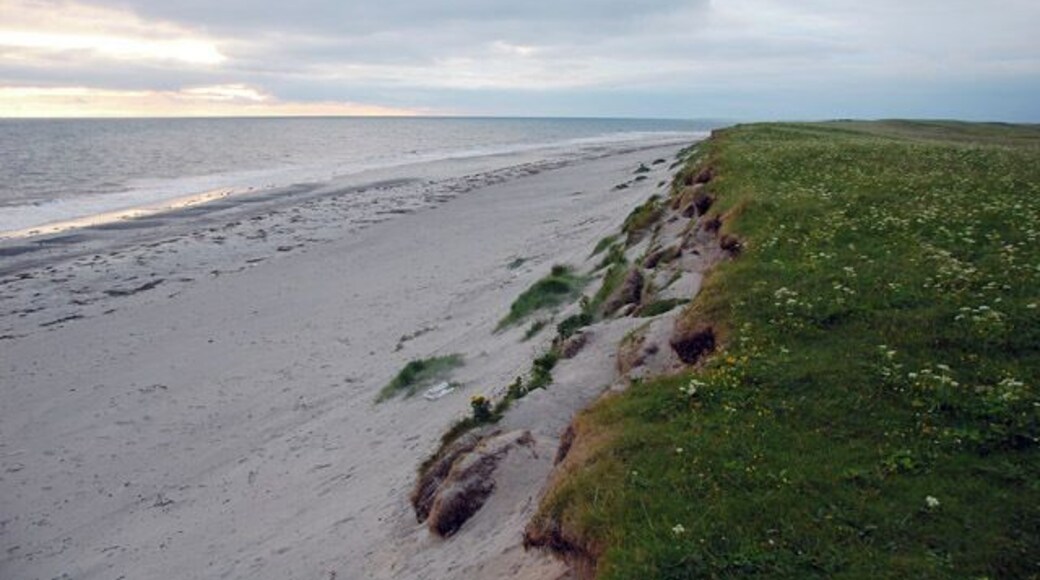 The beach at Askernish Looking north along the beach next to the golf course at Askernish, on a mostly dull evening (10PM in July).