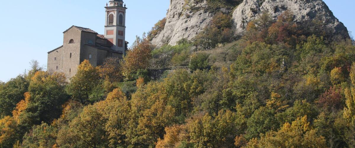 Chiesa di S. Stefano e Sasso di Vigo