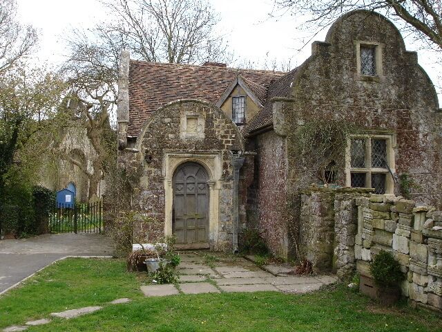 The School house This building dating from at least 1846, just outside the churchyard, was the schoolhouse, probably a church school as it has stained glass windows facing the path,it is now a residence