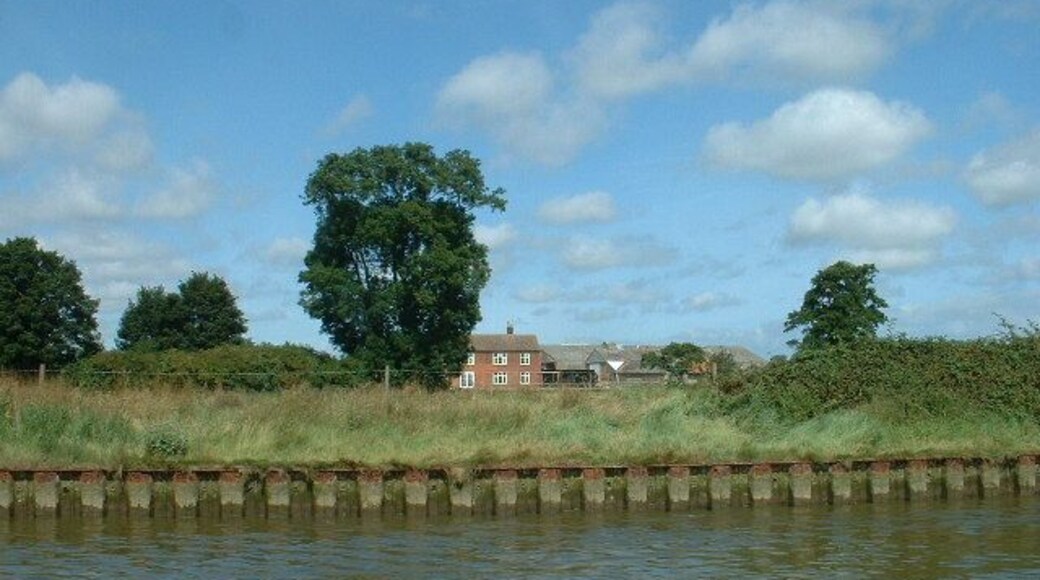 Dove House Farm. On the banks of the River Bure