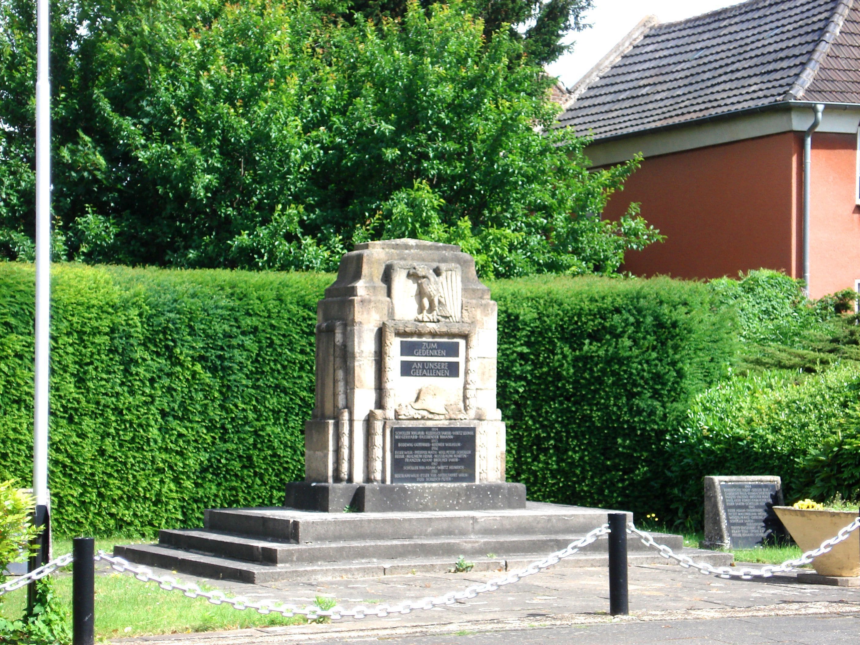 This is a photograph of an architectural monument. It is on the list of cultural monuments of Elsdorf (Rheinland), no. 40
