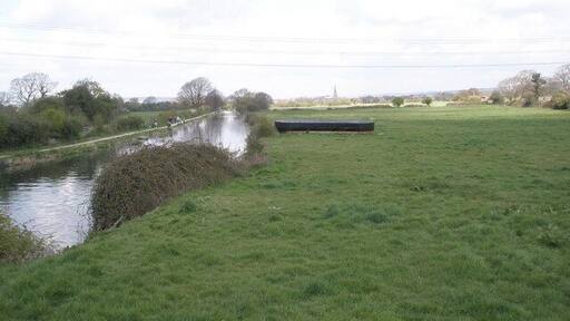 Marooned boat just north of Hunston Bridge