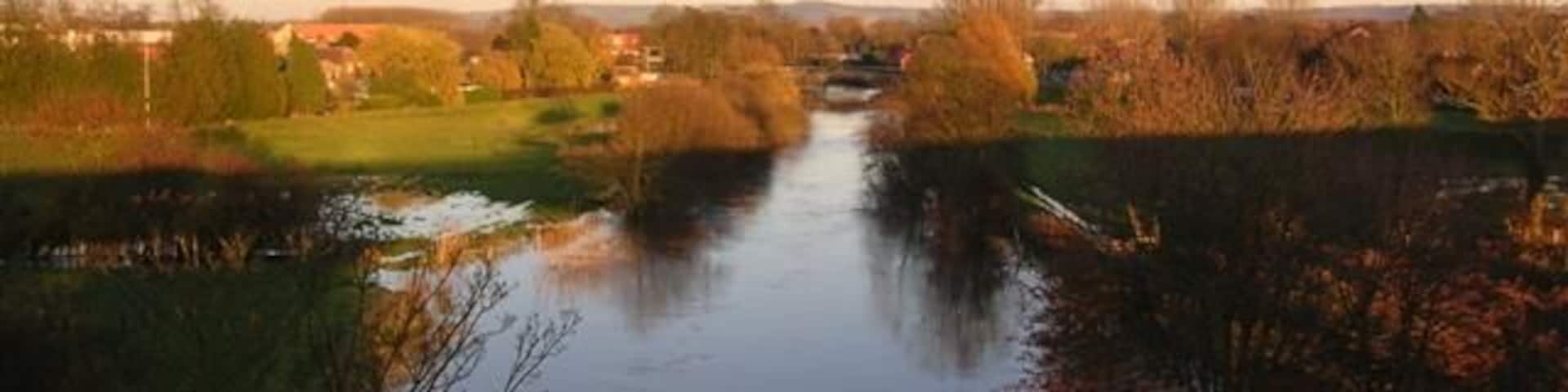 Derwent in flood From the railway bridge in Stamford Bridge, looking towards the A166 road bridge. The river is slightly swollen on this autumn afternoon.