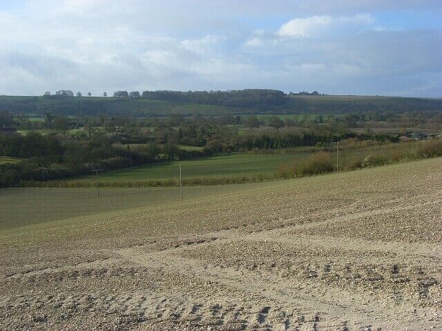Farmland, Shalbourne Looking down from the byway just below the A338. Due south is Rivar Firs on the scarp of the downs.