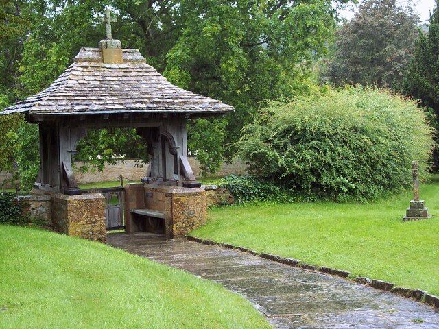 Church of the Blessed Virgin Mary - Lych Gate Although the modern spelling is Pauncefoot, some still use the older form Pauncefote. Compton Pauncefoot is one of the Camelot Parishes.