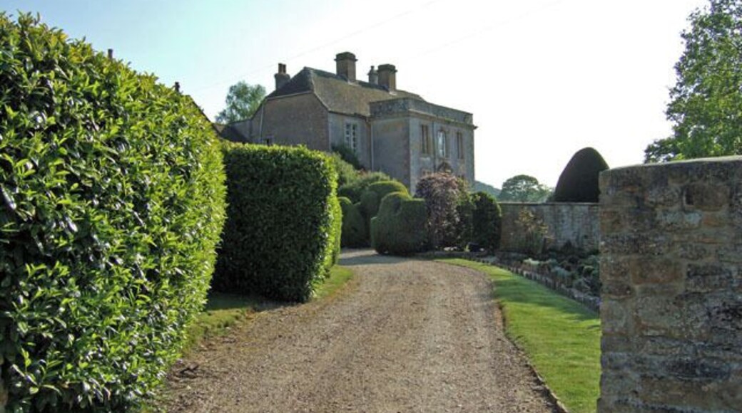 The Manor House - Compton Pauncefoot Grade II listed, late C18 manor house, the former farmhouse of Compton Farm.