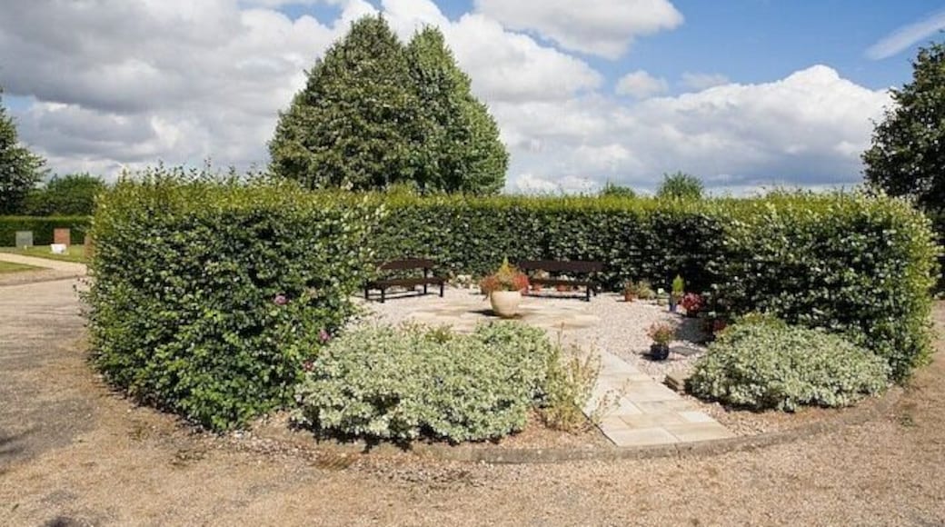 Lovedean Lane Burial Ground, Kingsworthy Owned by Kingsworthy Parish Council. This is the small circular area at its centre.