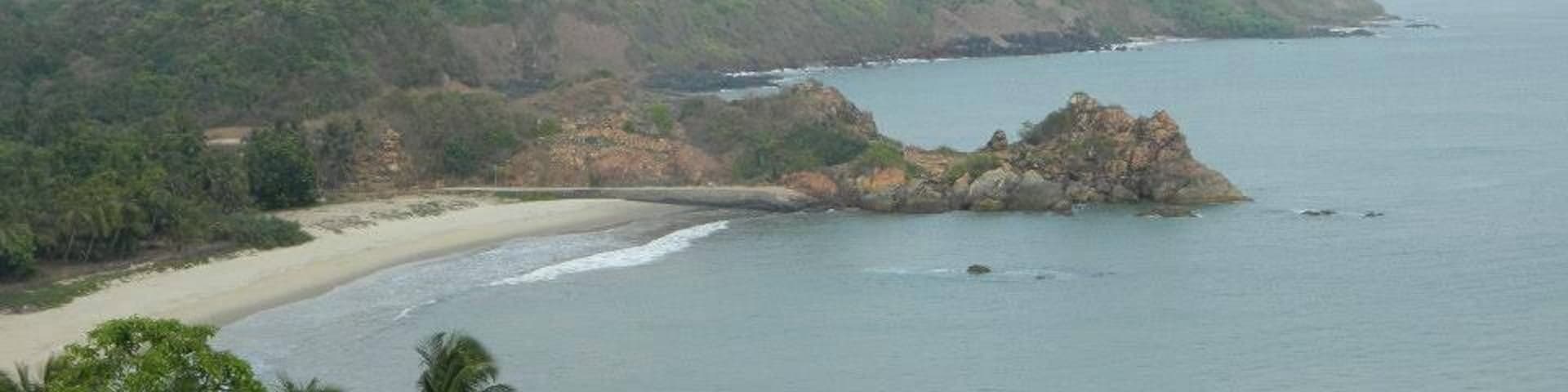 Nivati is an unexplored piece of land that springs a surprise at every turn you take. Nivati beach is a secluded cove with a beautiful stretch of white sand beach and a turquoise blue sea to complement it. The Nivati beach is without a doubt the main attraction in Nivati. The Nivati fort plays sentinel to this beautiful shoreline and makes a Nivati vacation an unforgettable experience.