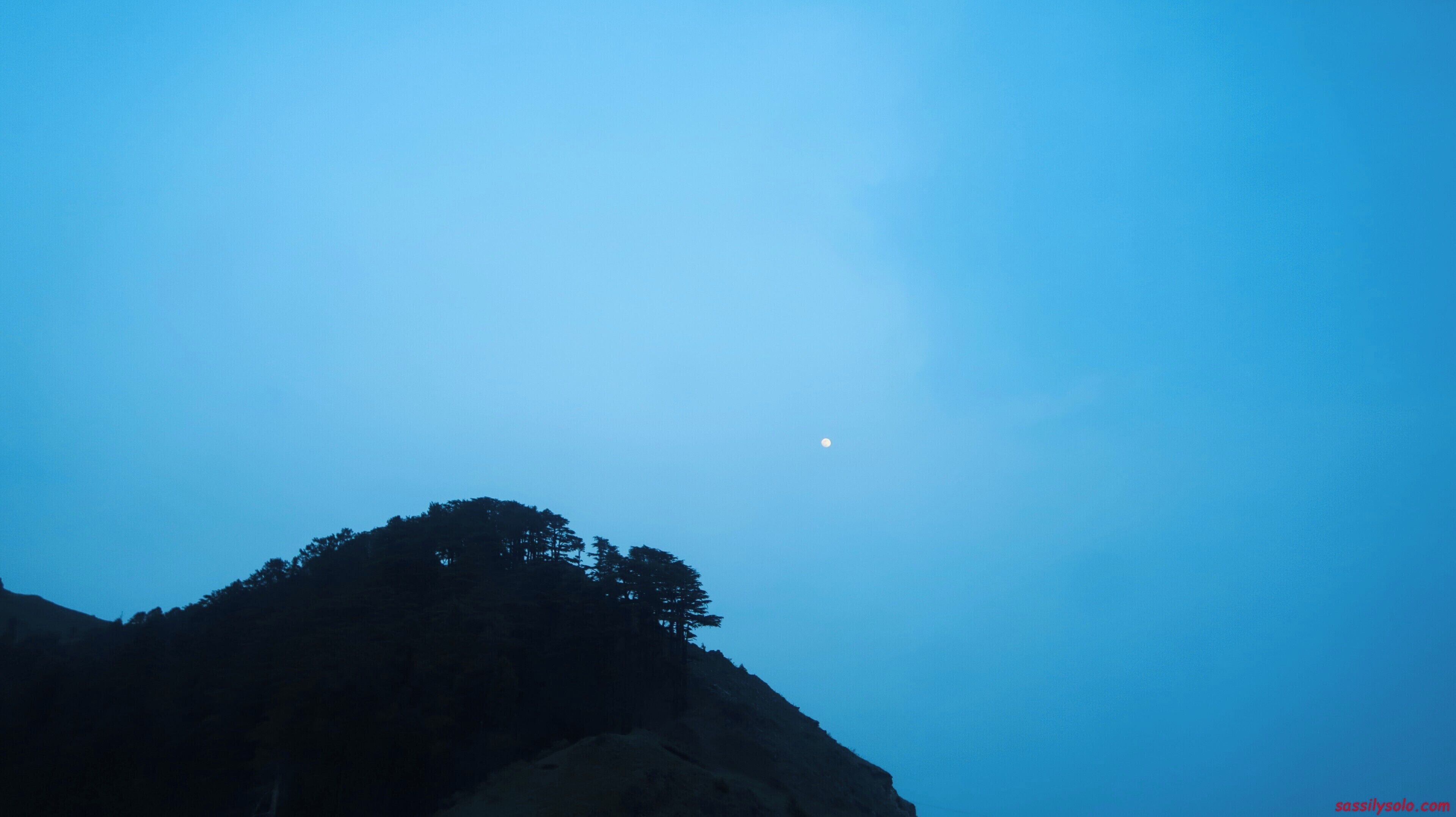 Sklyine over Lokhandi village, one  evening. 