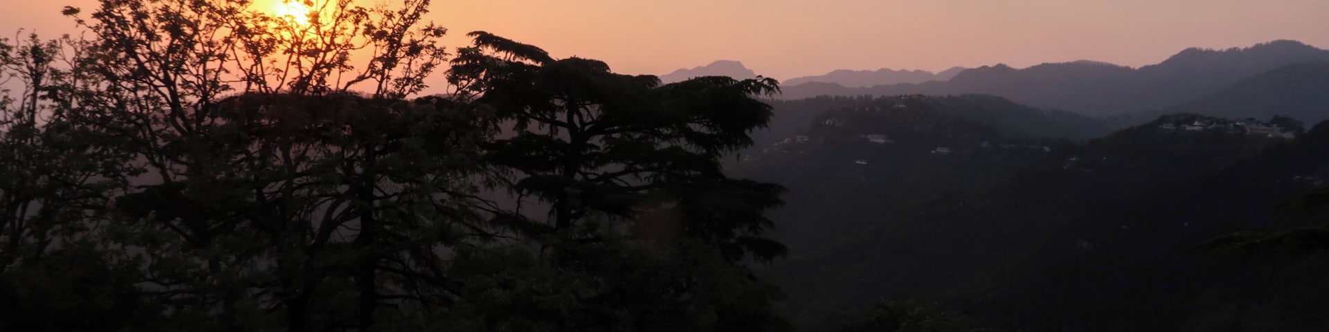 I could find little to no information about travelling or staying in Chakrata. After about more than a dozen calls over a period of one month, I gathered some information and left, a little tired and a little scared. It turned out to be a great experience which I found worth scribbling 👉 https://wp.me/p8Rf0W-bA
#chakrata #sunsets #symbolicsunsets #travel #solotraveller #uttarakhand #dusk #travelblogger #sassilysolo #mountains #horizonoverland