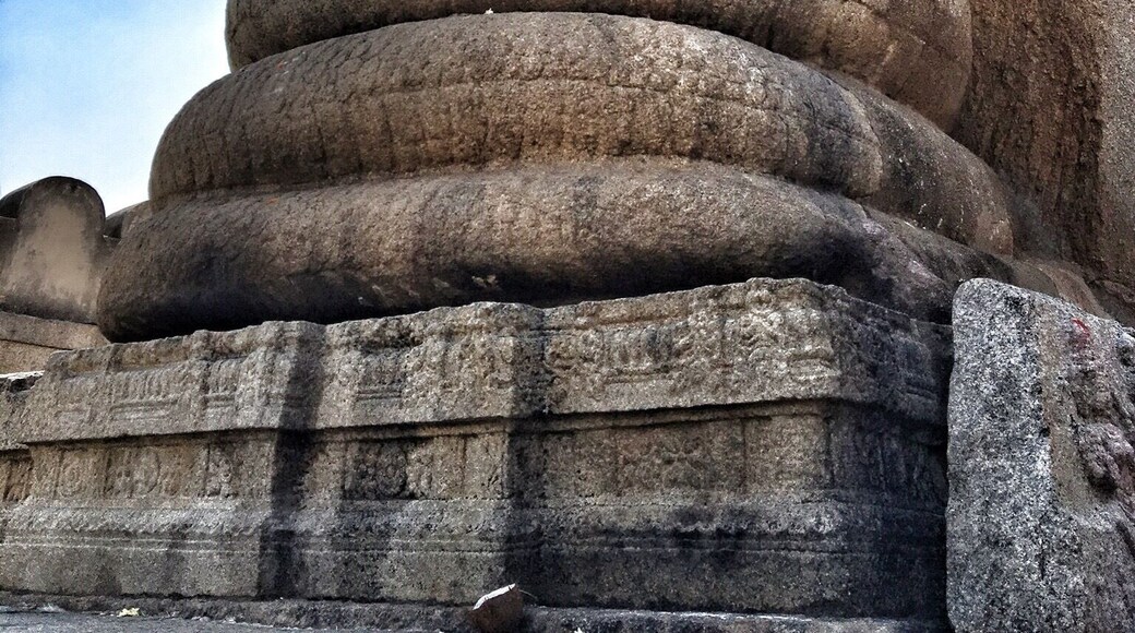 Lepakshi is a small village in Mandal in the Anantapur District of Andhra Pradesh, India.
Lepakshi is culturally and archaeologically significant as it is the location of shrines dedicated to Shiva, Vishnu and Veerabhadra which were built during the Vijayanagara Kings' period (1336–1646).
#lepakshi #heritage #temples #discovery