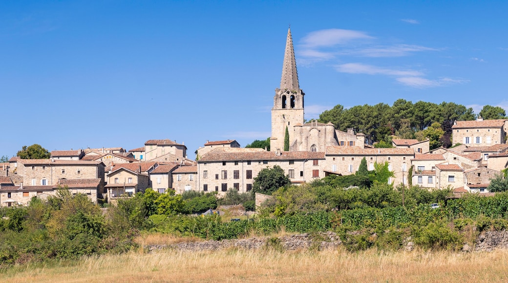 France, Ardèche (07), le village de Chassiers, labélisé "Village de caractère".