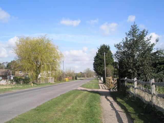 Looking northwards up Broad Road