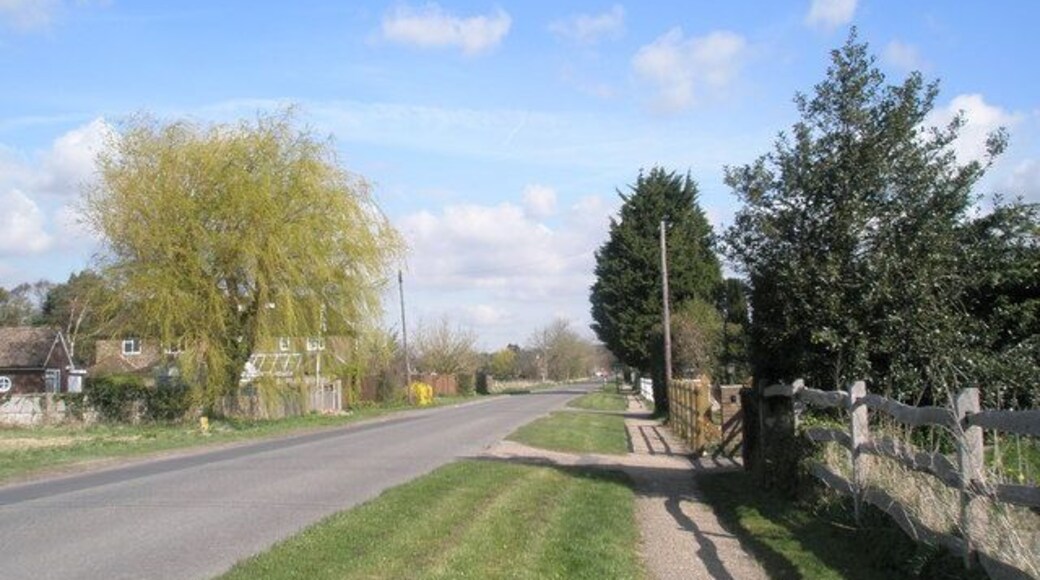 Looking northwards up Broad Road
