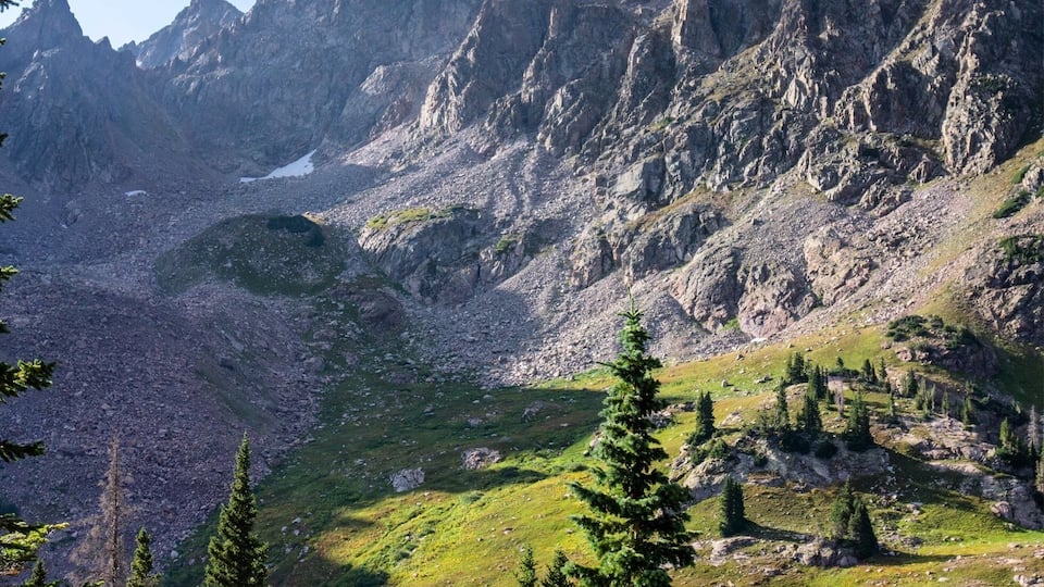 High alpine lakes surrounded by awesome jagged peaks. Perfect for quick overnight trips just outside of Denver
