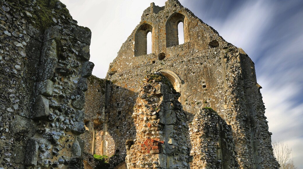Beautiful old ruin boxgrove priory, next to a church worth checking out too. Farmland and rural countryside all around. 10 mins car journey from Chichester.