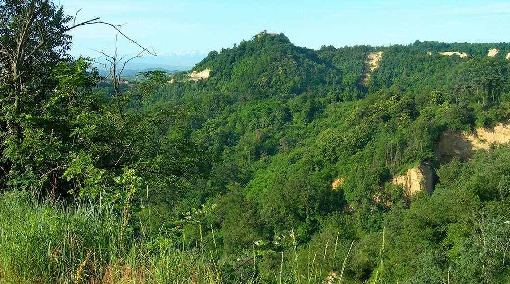 Le rocche di Santo Stefano Roero (The Rocche of Santo Stefano Roero)