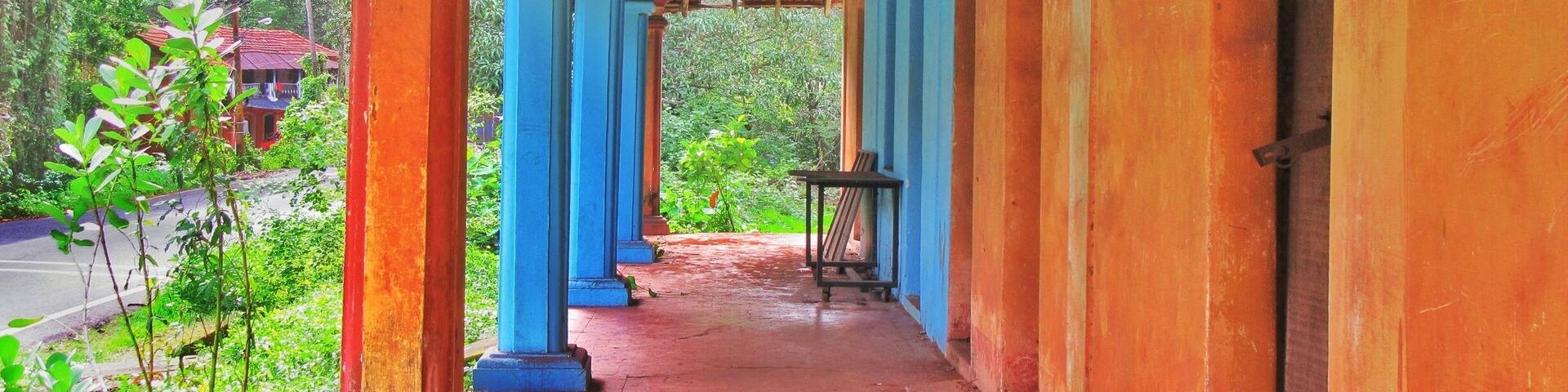 Each time we drove pass this house, I made sure to admire and capture it as much as I can. You don't get to see such pretty little things very often. The drive from Aldona to Charó island is filled with color coordinated houses, lucky are the ones who can call it home.