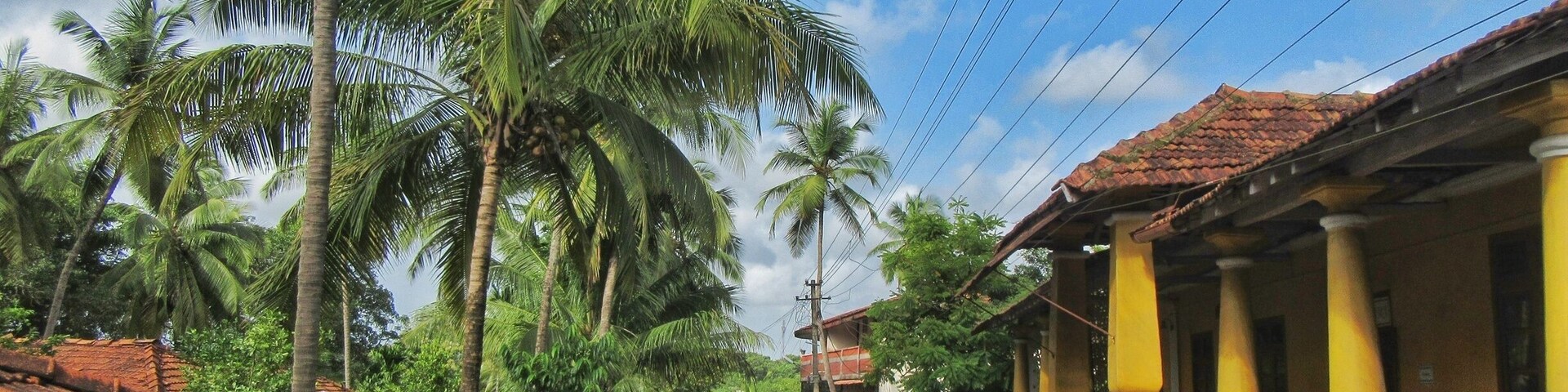 Chasing monsoons in Aldona!
.
.
You know Aldona is said to be the prettiest village in Goa, I don't how it got this title but I exactly know why.
Riding through the never ending narrow lanes of this sleepy village was our best attempt at making a connection with the less explored part of the town.